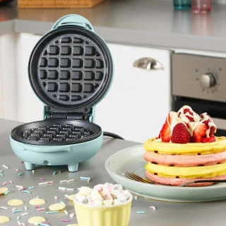 Giles & Posner Mini Waffle Maker 2 Giles & Posner Mini Waffle Maker - Image 2